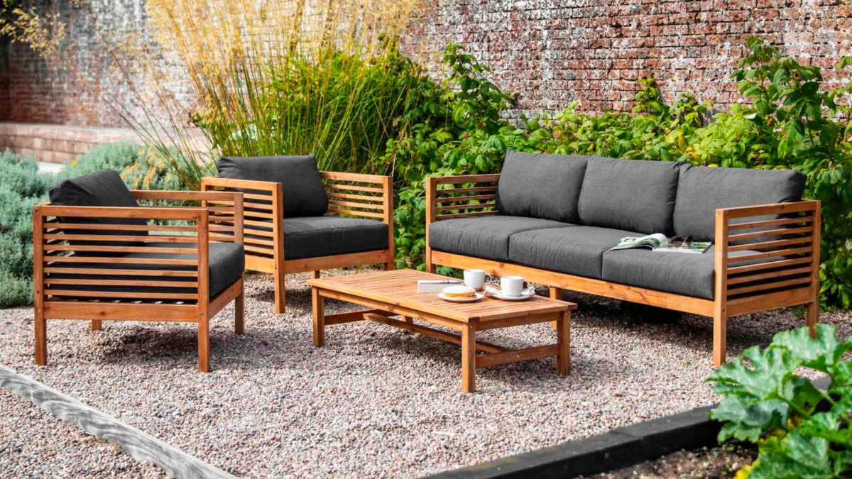 How to choose garden furniture MAS East Midlands